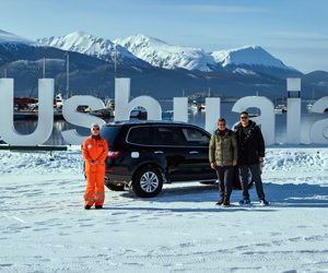 Alquiler de SUV 4x4 en Ushuaia, el Fin del Mundo, con Diversidad. Vehículo ideal para turismo activo y explorar la naturaleza de la Patagonia junto al Canal Beagle.
